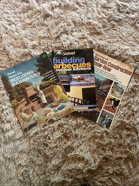 Sunset Building Barbecues Outdoor Kitchens Book - Blue Cover